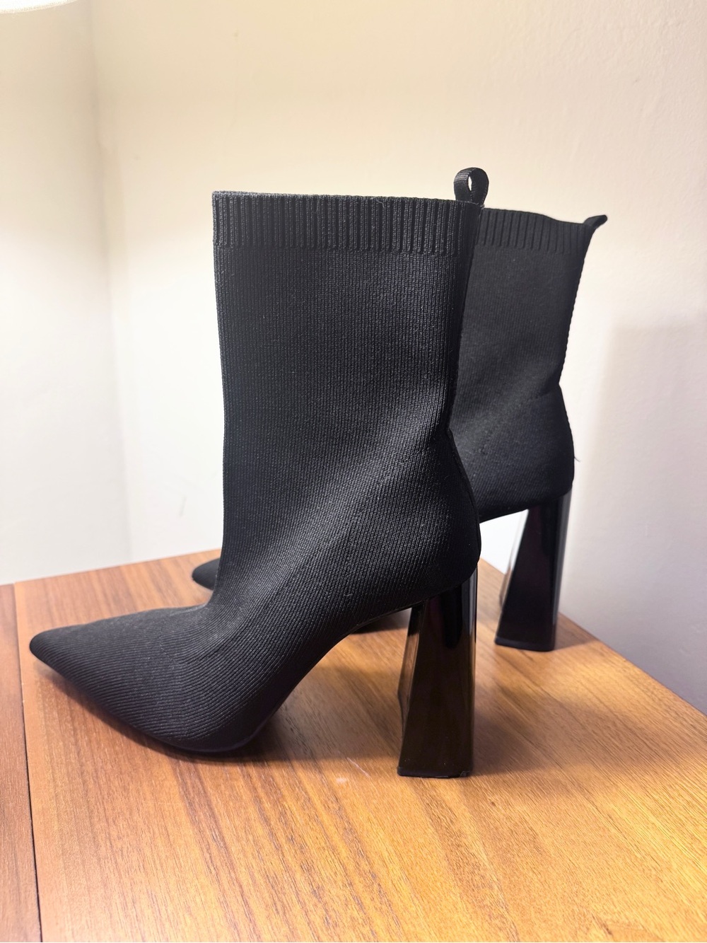 ZARA - women’s high sock boots - SZ 39 / 8.5 - black -high gloss reflective heel